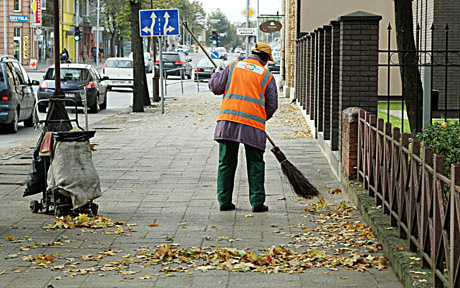 Lapai krinta, lapai lieka?