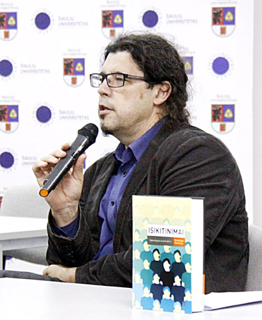 Filosofas knygoje nagrinėja įsikitinimus