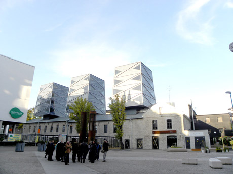 Ką turi estai ir kodėl neturi lietuviai?