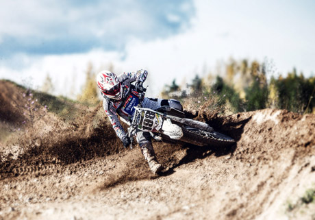 Motokroso čempionas prisijaukino skausmą