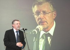 Premjerų žentai atsipirkdavo išgąsčiu