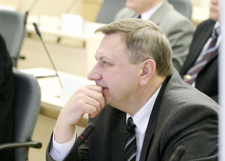 Skaitytojai mato valdiškus pasivažinėjimus