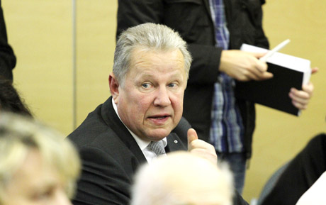 Van­duo brangs, bet mažiau