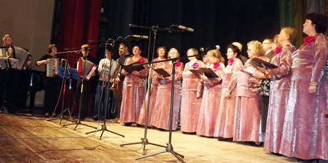 Apskrities neįgaliųjų ansambliai dainavo Joniškyje