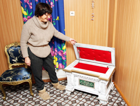 Meistro rankomis sukurtas ir karališkas sostas