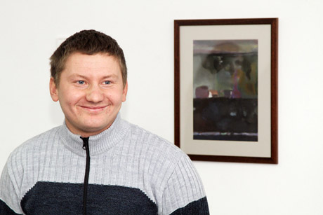 Dailininko žvilgsnis pro langą