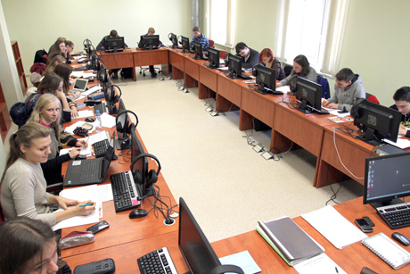 Konkurse versta iš penkių kalbų