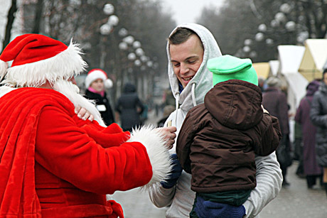 Įžiebta Šiaulių kalėdinė eglė