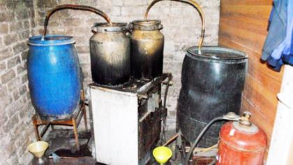 Degtindaris užkluptas prie aparatų