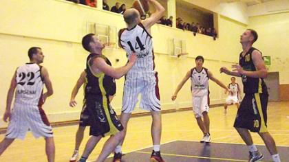 Kur­šė­niš­kiai lai­mė­jo, ak­me­niš­kiai  pa­ty­rė ne­sėk­mes