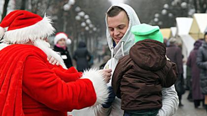 Įžiebta Šiaulių kalėdinė eglė